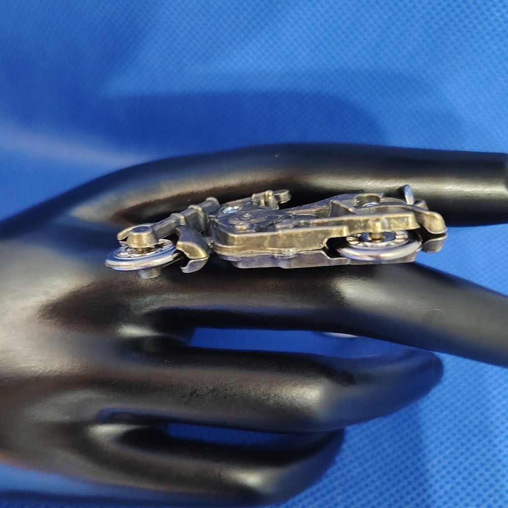 Motorcycle Keychain - Picture 4 of 4